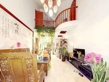 山语城小区 南北通透 精装修 三阳开泰户型