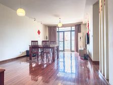 紧邻地铁,周边配套设施齐全,性价比106.49平上海花城