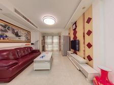 港城滴水湖馨苑 3室2厅1卫 精装修 200万元