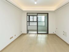 翡翠天际 精装修三房 中高楼层 位置安静 厨卫全明