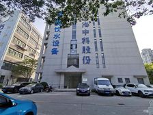 漕河泾地铁口桂中园215平朝南5隔间20工位整层面积