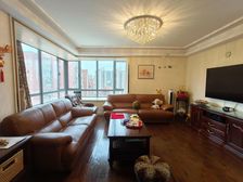 2011年小区,附送车位,房子喜欢,付款好价格面谈.随时看房