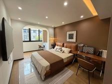 全新装修南北两房 全明户型 3楼采光好 带固定车位 家具全送