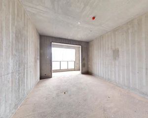 户型通透格局好,近地铁口出行方便