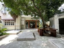 常熟路站地铁口:独栋老洋房:精装:南花园