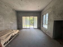 东郊板块入门独栋 南临河 中心位置 北进门围合式花园 钥匙房