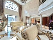 新天地华府新上特殊顶楼复式户型有车位有露台