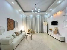 景湖春天 业主急售 小区中间位置安静 随时可看