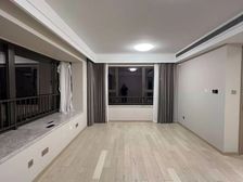 蟠龙珑苑 南北通透 近医院 次新小区 停车方便 大两居