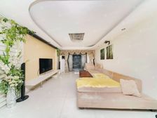 新上必看商品大三房!近地铁,中心位置电梯中区,周边配套齐全!