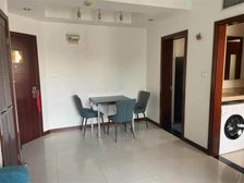 漕宝路地铁口,07年小区 ,朝南一室两厅,沿河景观,全明户型