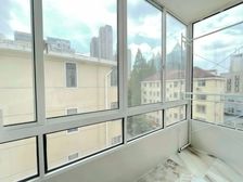 娄山关地铁口两室看这一套!超大落地窗,电梯全明两房,装修全送