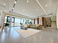 急售,必看好房!精装大套四,实得220,正朝南,看公园