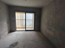 三乡镇政府 中间楼层 正南朝向 商品住宅 双卫 电梯房