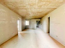 松雅湖 满五 交通便捷 带电梯 楼龄新 商品住宅 正南朝向