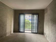 急急急鸿都花园 次新小区 满五 三房两卫看园内安静