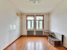 合作里 岳阳道片 一室拆间 诚意出售 价位可议 看房方便