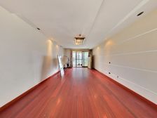 湖左岸中楼层电梯房停车充足双卫小区绿化高密度低