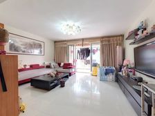 卖 海信半山兰亭 多层低楼层 有子母车位可以停两辆车