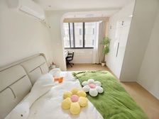 新出笋盘 赠十五万婚房装修 看房随时有钥匙 房东已买急售!