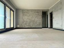 6号线轻轨旁 横厅4房2卫!门口就是 急卖房不得了!