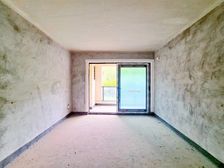 奥特莱斯旁 金科品质洋房 带花园 中间位置 安静