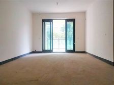 东站旁边一楼带前后花园业主急卖 四房