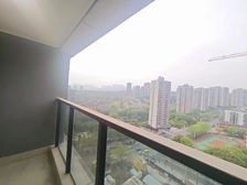 汽博核心丶15号地铁旁丶横厅精装三房双卫丶次新小区全玻璃幕墙