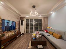 飞机户型大三房,中间楼层,随时看,业主诚意出售,满五税少