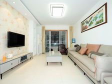 新港名墅,新装修 环境好,自住装修,保养好 可直接入住