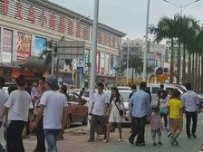 龙岗义乌小商品批发城 对面 餐饮正街小铺带租约,78万各付各