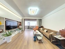 山景房带大露台奥体中心旁 东荷苑有车位地下室 8米4宽大阳台