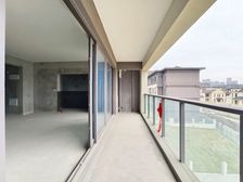 高科江澜礼墅三期一组团 带入户院馆 总高4层纯正洋房