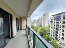 板式南北通透 花园洋房 轻轨站就在小区旁边