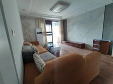 超值优惠! 名士豪庭1区 3室,装修不错,有家具的!