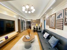 电梯房 3室 满二 满两年 精装 100平 看房方便 有钥匙