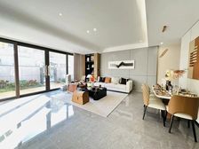 市区现房别墅3房3卫 上下两层独门独院 大花园大露台