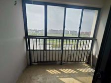 近地铁 近旭辉里 青城山路 飞机户型的三房 中间楼层