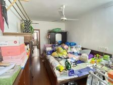 带15平大院子 少有一梯两户 阳光房已做好 产权清晰诚心卖