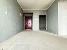 急售!轻轨站300 次新小区 门口还有公交站 业主急售