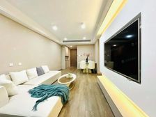 凤凰楼层,采光好,在家直视东方明珠,周边商业配套成熟