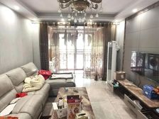 花园洋房,南北通透三房带车位,价格可谈随时可看