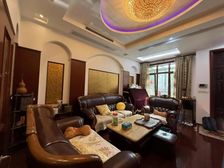 宝山!精装修大别墅 超大院子 拎包入住 人口密度高 配套齐全