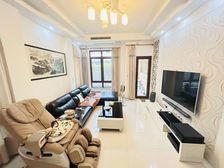 顾村新出,小别墅联排边套大花园,简装带中央空调双车位, 卖