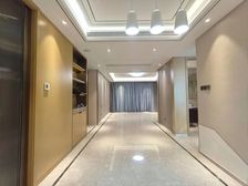 居家 电梯 大三居 朝南 楼龄新 满五 有钥匙随时看