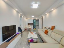 中南精装横厅三房!楼下就是商圈轻轨!业主急售!