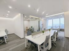 地标甲写 南京站中央门地标 华贸中心 精装带家具 办事处优选