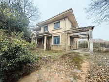 急售,房东小孩要出国,诚心出售山顶独栋别墅,先到先得