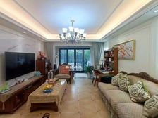 百W装修,送70平花园,带产权车位,房东自住诚售,随时看房