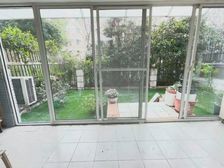 跑马大客厅,附送双开60平大花园,板式南北通两房,网球场位置